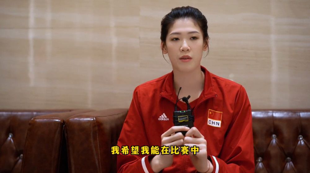 奥恩斯坦表示，林德洛夫合同原本将于明年夏天到期，曼联已经激活了续约选项，将其延长12个月。